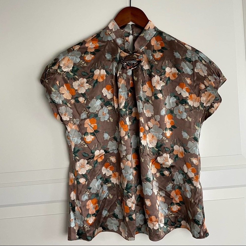 Luca Luca 100% Silk Floral 3D Rosette Neck Blouse Top Size 42 Orange Brown 8192